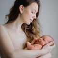 新生児の睡眠リズムを整えるための生活習慣とポイント