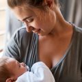 新生児のへそケアを通した親子の絆の深め方とコミュニケーション
