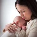 沐浴後のスキンケア：日本で人気の赤ちゃん用保湿アイテム徹底比較
