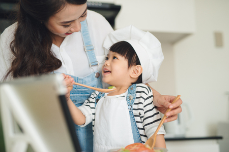 妊婦が避けるべき食材・食事：日本の専門家が推奨するリストと理由