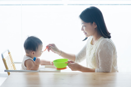 アレルギー対応の手作り離乳食とベビーフードの注意点