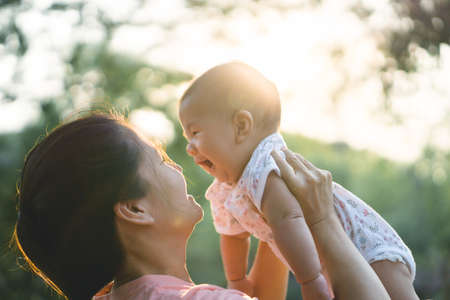 父親と母親のしつけスタイルの違いと協力のコツ