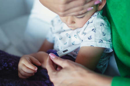 発熱時の保育園・幼稚園への登園基準と医師の意見