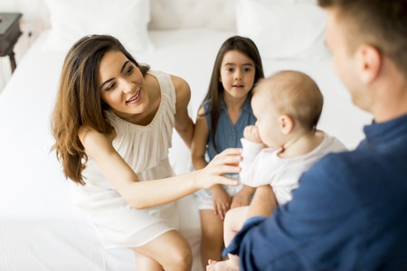 ひとり親家庭をサポートする保育費用補助金と活用事例