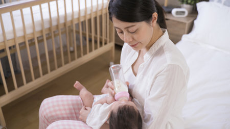 新生児から卒乳までの哺乳瓶利用スケジュールとステージごとのポイント